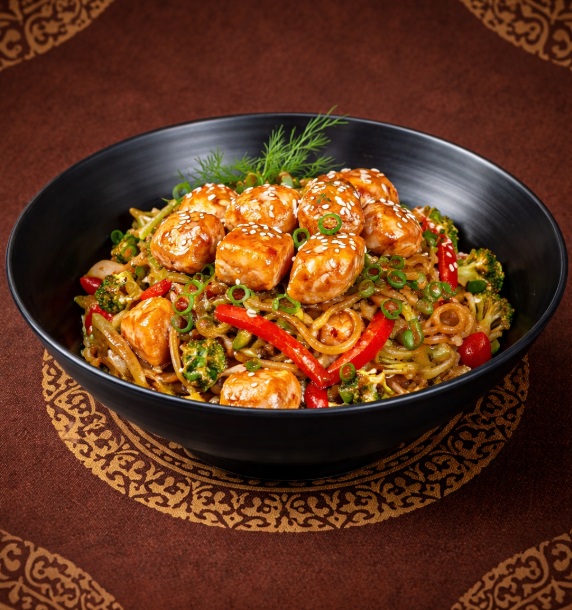 WOK С ЛОСОСЕМ