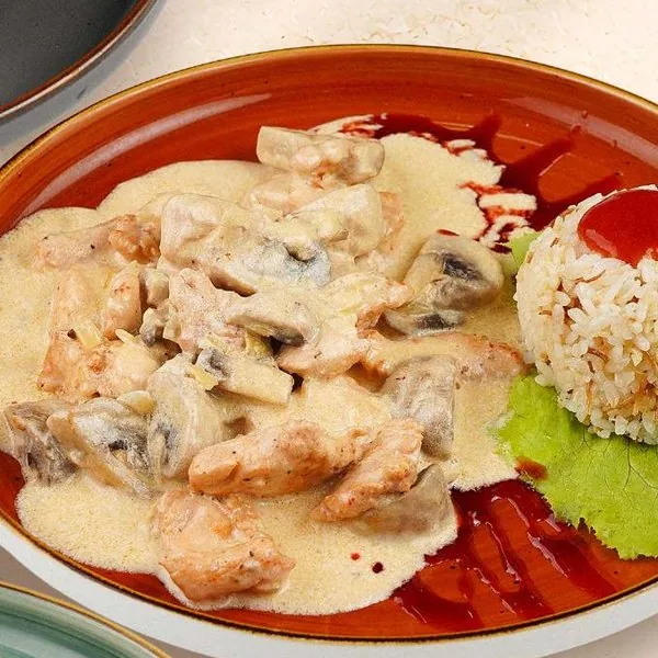 Фрикасе из курицы в сливочном соусе