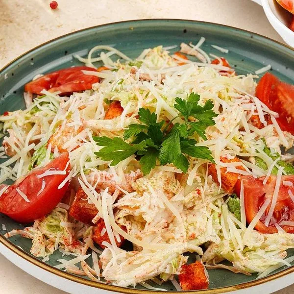 Салат Цезарь с курицей