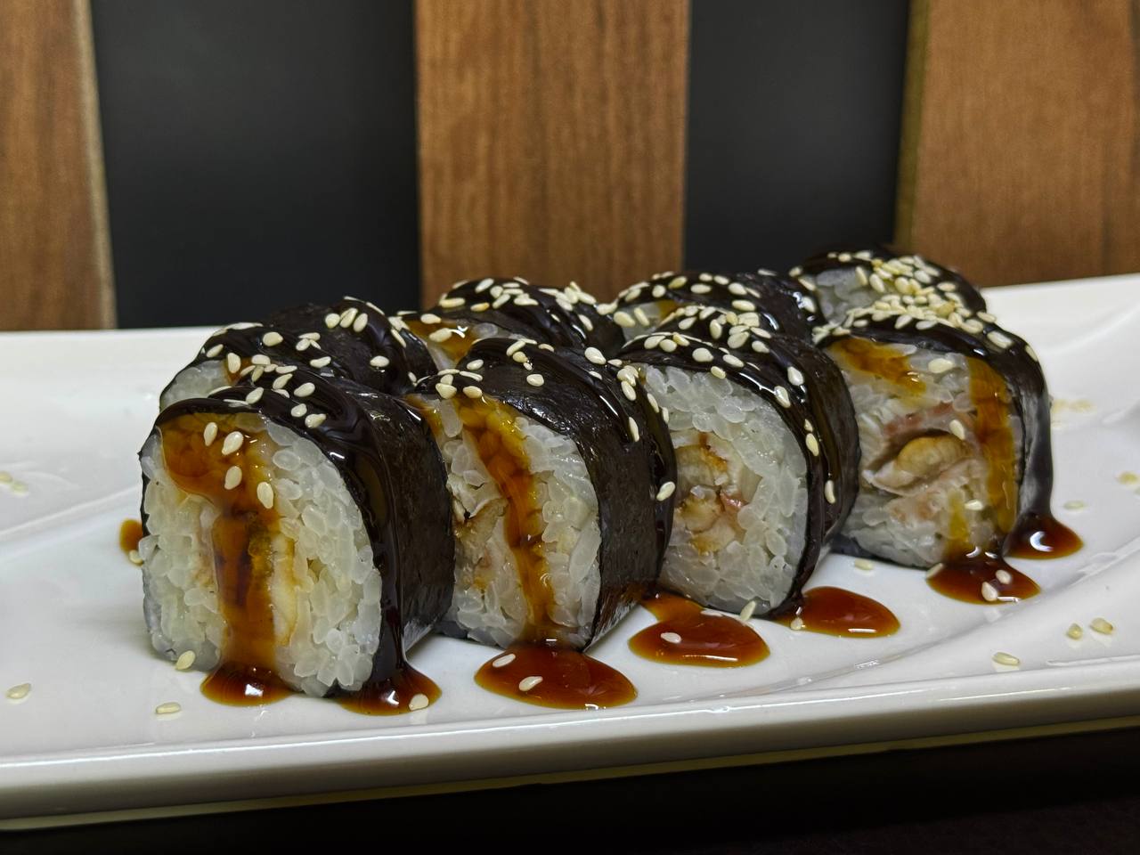 Ролл с угрем