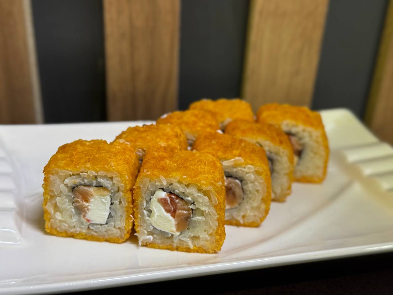 Горячий лосось