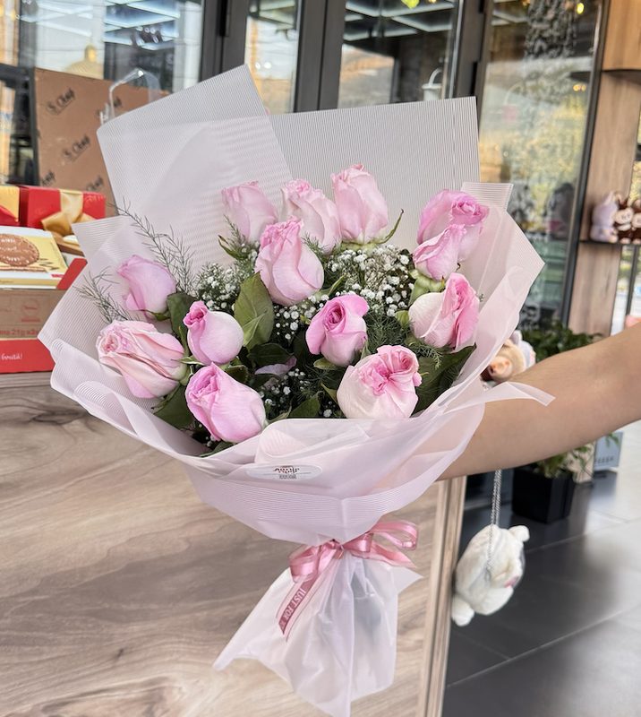 Букет нежно розовые роз 11шт 60см